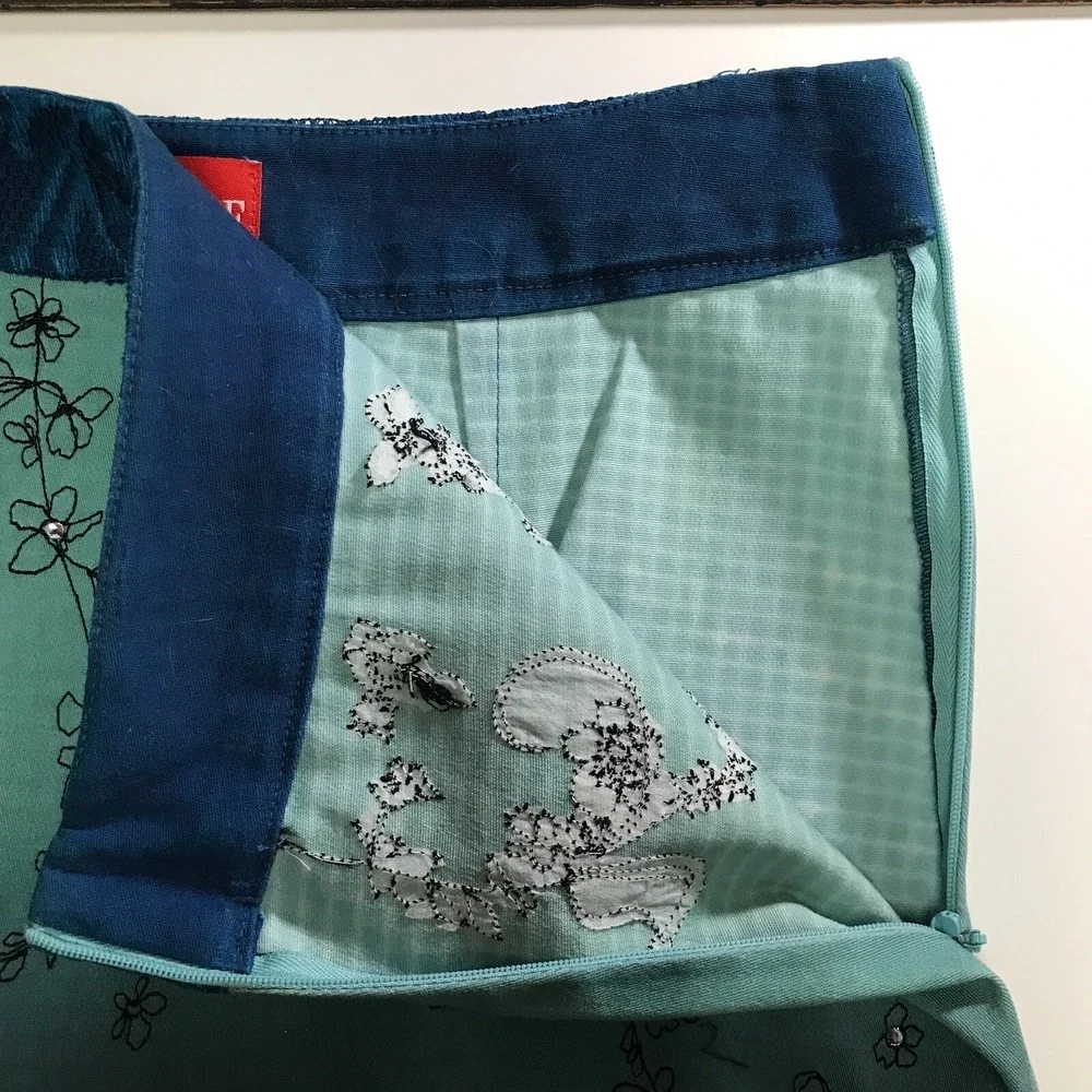 ELLE Womens Size 6 Ombre Blue‎ Pencil Skirt Lace Hem Embellished Floral Detail